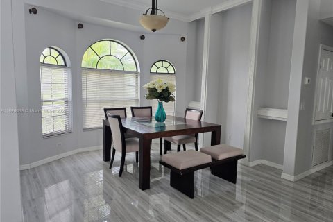 Casa en alquiler en Port St. Lucie, Florida, 3 dormitorios, 191.47 m2 № 1950376 - foto 14