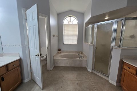 Casa en alquiler en Port St. Lucie, Florida, 3 dormitorios, 191.47 m2 № 1950376 - foto 9