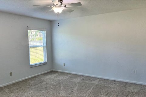 House in Port Orange, Florida 2 bedrooms, 145.02 sq.m. № 1655767 - photo 12