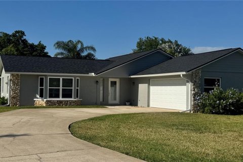 House in Port Orange, Florida 2 bedrooms, 145.02 sq.m. № 1655767 - photo 1