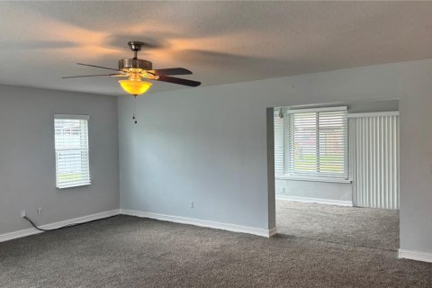 House in Port Orange, Florida 2 bedrooms, 145.02 sq.m. № 1655767 - photo 5