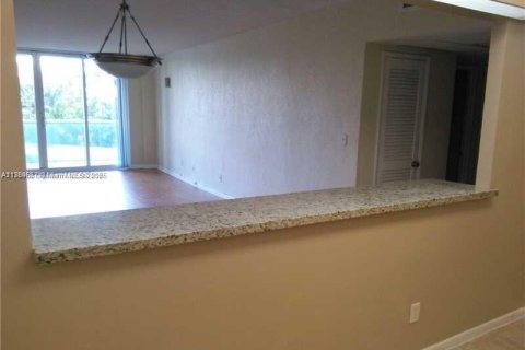 Copropriété à louer à Sunny Isles Beach, Floride: 1 chambre, 93.37 m2 № 1737508 - photo 4