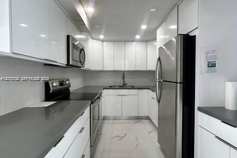 Copropriété à louer à Miami Beach, Floride: 3 chambres, 119.84 m2 № 2323534 - photo 3