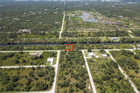 Terreno en venta en Port Charlotte, Florida № 2380708 - foto 3