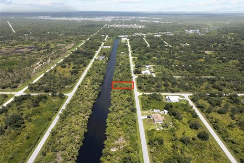 Terreno en venta en Port Charlotte, Florida № 2380708 - foto 5