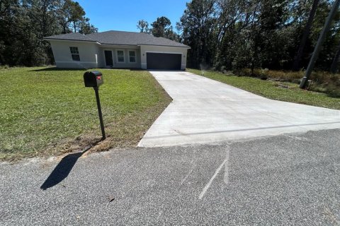 House in Citrus Springs, Florida 4 bedrooms, 147.34 sq.m. № 1849865 - photo 1