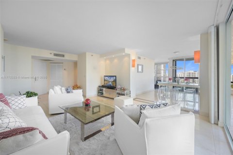 Copropriété à vendre à Aventura, Floride: 2 chambres, 126.44 m2 № 1701643 - photo 13