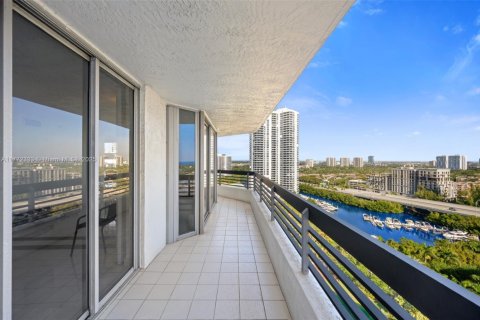 Copropriété à vendre à Aventura, Floride: 2 chambres, 126.44 m2 № 1701643 - photo 4