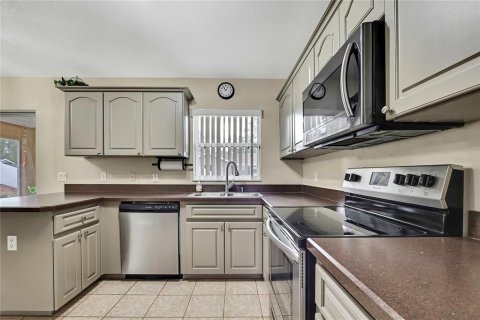 House in Inverness, Florida 3 bedrooms, 121.05 sq.m. № 2098847 - photo 12