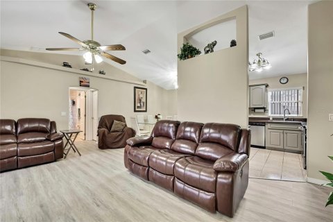 House in Inverness, Florida 3 bedrooms, 121.05 sq.m. № 2098847 - photo 5