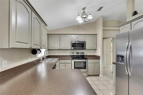 House in Inverness, Florida 3 bedrooms, 121.05 sq.m. № 2098847 - photo 10