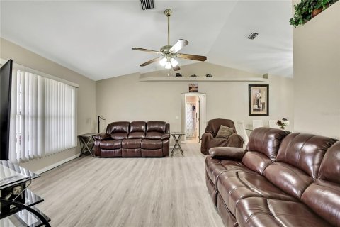 House in Inverness, Florida 3 bedrooms, 121.05 sq.m. № 2098847 - photo 6