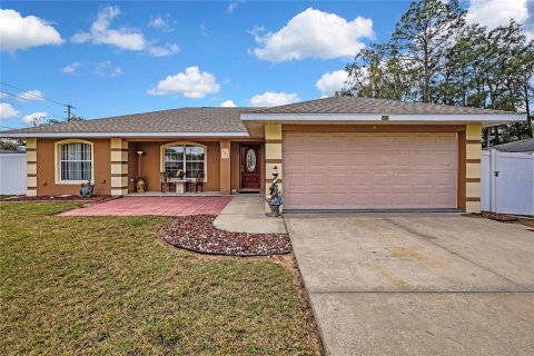 House in Inverness, Florida 3 bedrooms, 121.05 sq.m. № 2098847