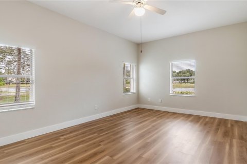 Villa ou maison à vendre à Pembroke Pines, Floride: 4 chambres, 201.78 m2 № 2021969 - photo 24