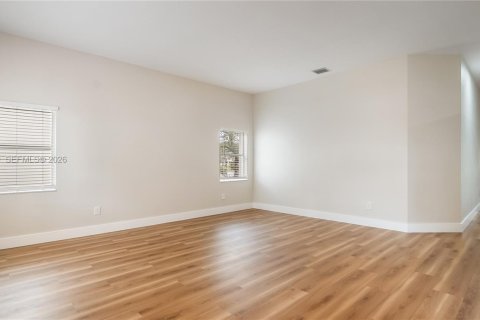 Villa ou maison à vendre à Pembroke Pines, Floride: 4 chambres, 201.78 m2 № 2021969 - photo 6