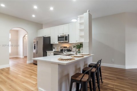 Villa ou maison à vendre à Pembroke Pines, Floride: 4 chambres, 201.78 m2 № 2021969 - photo 21