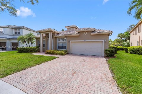 Villa ou maison à vendre à Pembroke Pines, Floride: 4 chambres, 201.78 m2 № 2021969 - photo 4