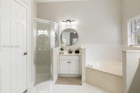 Villa ou maison à vendre à Pembroke Pines, Floride: 4 chambres, 201.78 m2 № 2021969 - photo 29