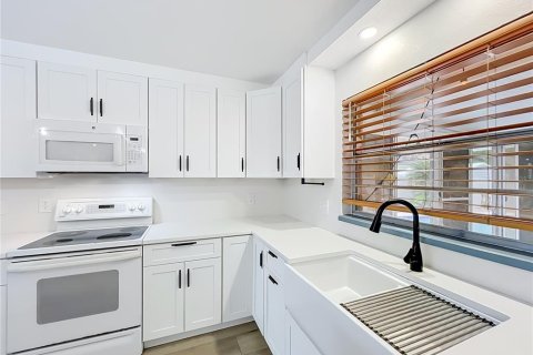 Купить виллу или дом в Орландо, Флорида 8 комнат, 160.44м2, № 2107767 - фото 19