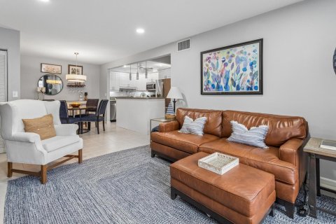 Condo in Pompano Beach, Florida, 2 bedrooms  № 2077442 - photo 2