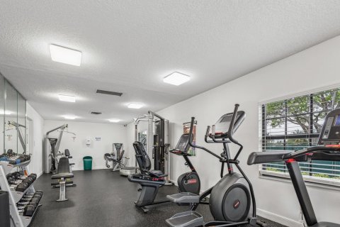 Condo in Pompano Beach, Florida, 2 bedrooms  № 2077442 - photo 25