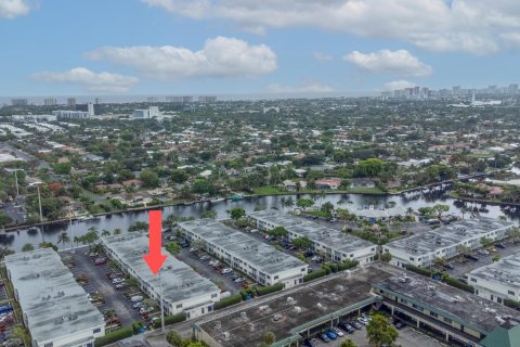 Condo in Pompano Beach, Florida, 2 bedrooms  № 2077442 - photo 30