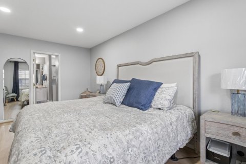 Condo in Pompano Beach, Florida, 2 bedrooms  № 2077442 - photo 16