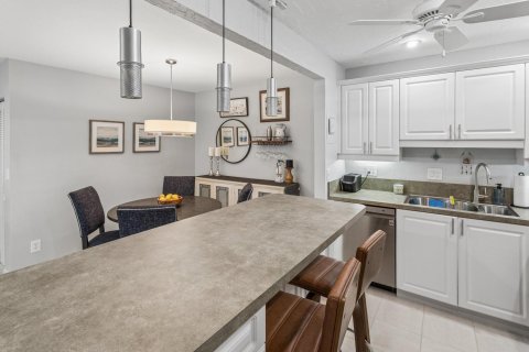 Condo in Pompano Beach, Florida, 2 bedrooms  № 2077442 - photo 8