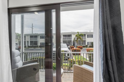 Condo in Pompano Beach, Florida, 2 bedrooms  № 2077442 - photo 5