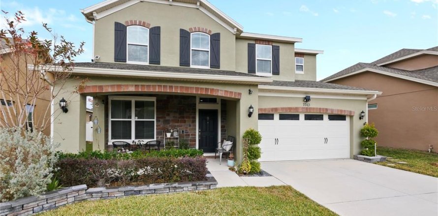 House in Minneola, Florida 4 bedrooms, 266.26 sq.m. № 1900648