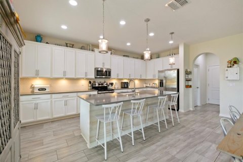 House in Minneola, Florida 4 bedrooms, 266.26 sq.m. № 1900648 - photo 7