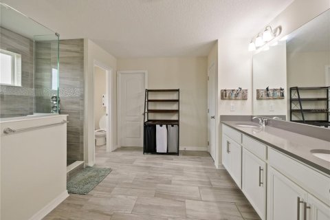 House in Minneola, Florida 4 bedrooms, 266.26 sq.m. № 1900648 - photo 16