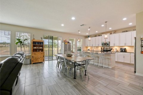 House in Minneola, Florida 4 bedrooms, 266.26 sq.m. № 1900648 - photo 6