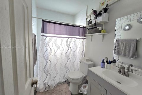 Copropriété à vendre à Hialeah, Floride: 2 chambres, 73.76 m2 № 2008512 - photo 14