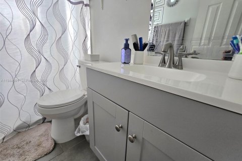 Copropriété à vendre à Hialeah, Floride: 2 chambres, 73.76 m2 № 2008512 - photo 15