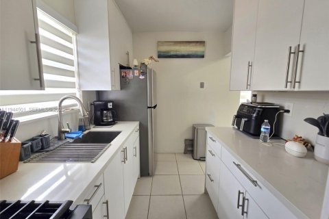 Copropriété à vendre à Hialeah, Floride: 2 chambres, 73.76 m2 № 2008512 - photo 9