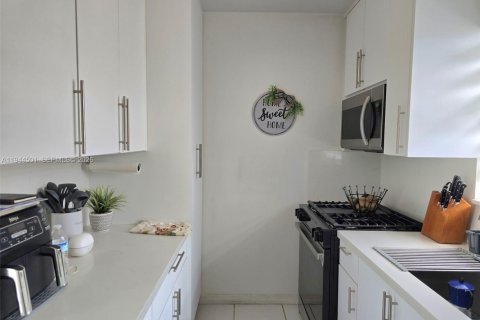 Copropriété à vendre à Hialeah, Floride: 2 chambres, 73.76 m2 № 2008512 - photo 7