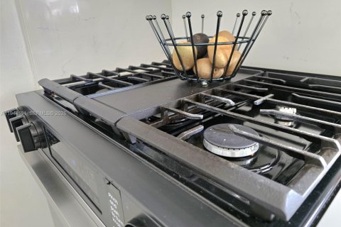 Copropriété à vendre à Hialeah, Floride: 2 chambres, 73.76 m2 № 2008512 - photo 8