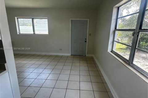 House in Florida City, Florida 4 bedrooms, 128.58 sq.m. № 2067887 - photo 18