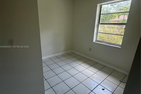 House in Florida City, Florida 4 bedrooms, 128.58 sq.m. № 2067887 - photo 9