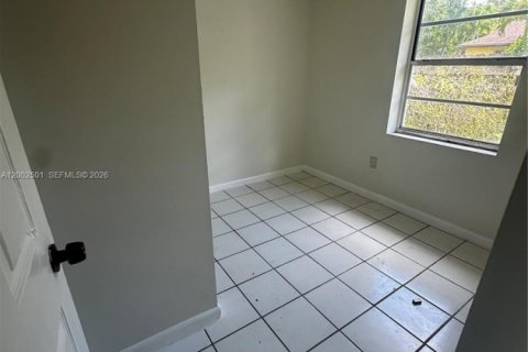 House in Florida City, Florida 4 bedrooms, 128.58 sq.m. № 2067887 - photo 10