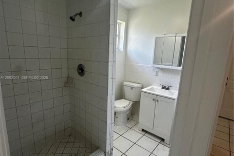 House in Florida City, Florida 4 bedrooms, 128.58 sq.m. № 2067887 - photo 11