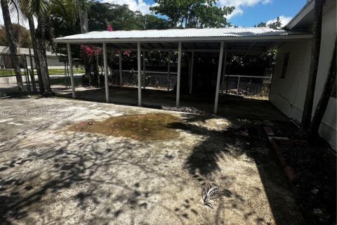 House in Florida City, Florida 4 bedrooms, 128.58 sq.m. № 2067887 - photo 4