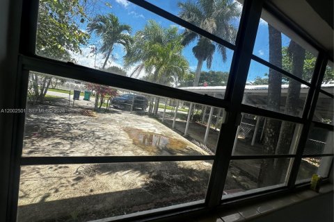 House in Florida City, Florida 4 bedrooms, 128.58 sq.m. № 2067887 - photo 17