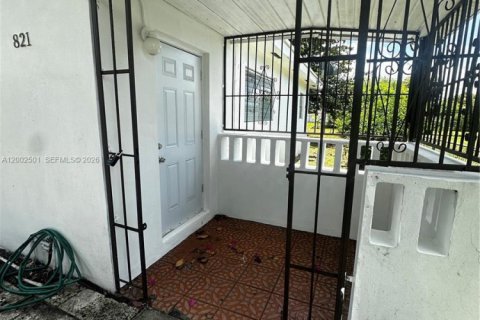 House in Florida City, Florida 4 bedrooms, 128.58 sq.m. № 2067887 - photo 5