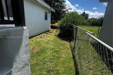 House in Florida City, Florida 4 bedrooms, 128.58 sq.m. № 2067887 - photo 3