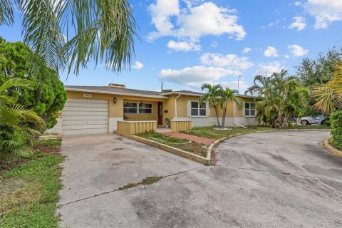 Casa en venta en Saint Petersburg, Florida, 3 dormitorios, 118.26 m2 № 1894373 - foto 3