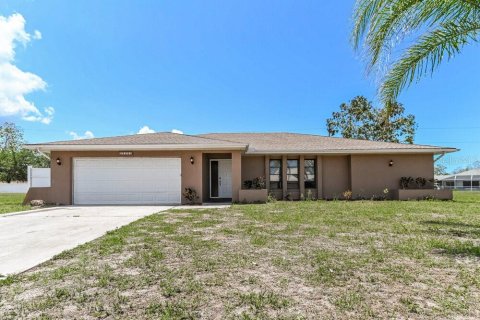 Casa en alquiler en Punta Gorda, Florida, 3 dormitorios, 176.61 m2 № 1893982 - foto 1