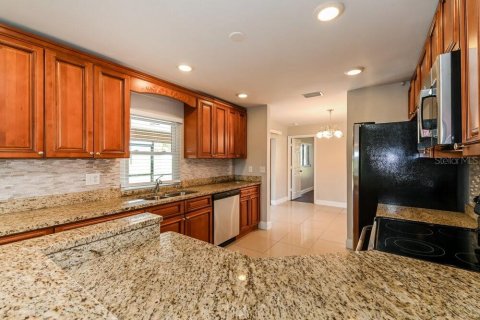 Casa en alquiler en Punta Gorda, Florida, 3 dormitorios, 176.61 m2 № 1893982 - foto 7