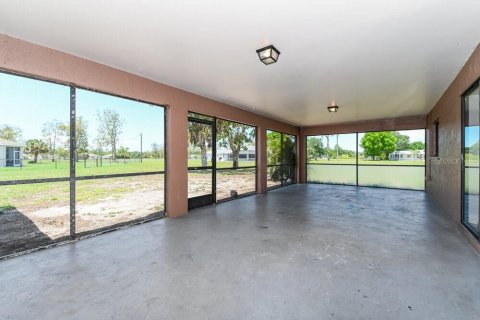 Casa en alquiler en Punta Gorda, Florida, 3 dormitorios, 176.61 m2 № 1893982 - foto 9